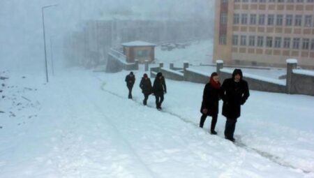 Erzurum’da okullar tatil mi? 6 Şubat Pazartesi Erzurum’da okullar tatil edildi mi? Son dakika Erzurum’da okullar yarın tatil mi?
