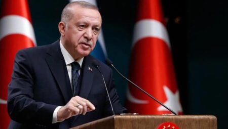 Yunan gazetesinden skandal çağrı: Erdoğan, Finlandiya ve İsveç’in NATO’ya katılmasını engellerse, Türkiye’yi ihraç edin