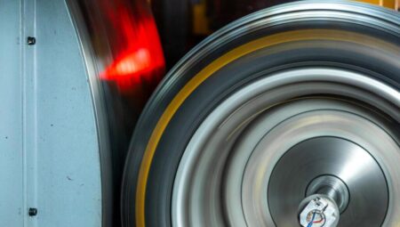 Pirelli hız testlerinde saatte 500 km’ye ulaştı