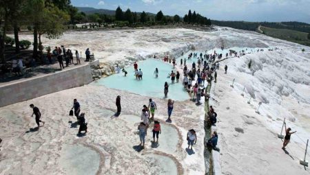 Pamukkale Müzeler Günü’nde şenlendi